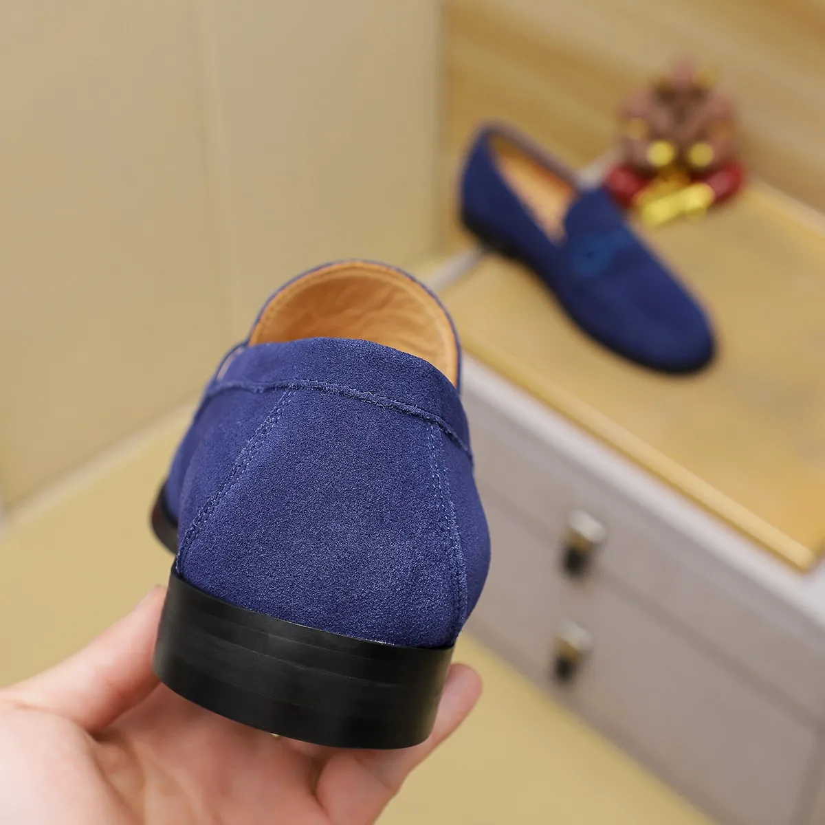 Men's shoes 💰460 🔥 Ferragamo new men's casual slip-on shoes 🇨🇳 Official website original 1:1 mold, original quality 💯 fine workmanship, high-end luxury ☘ The upper is made of imported Italian first-layer cowhide 🌴 Luxurious water dyeing 🐂 Leather lining 🍓 Rubber wear-resistant and non-slip outsole, breathable and comfortable to wear 🍍 The first choice for high-taste men, color optional! Code number 38-44 (45.46. Customized)